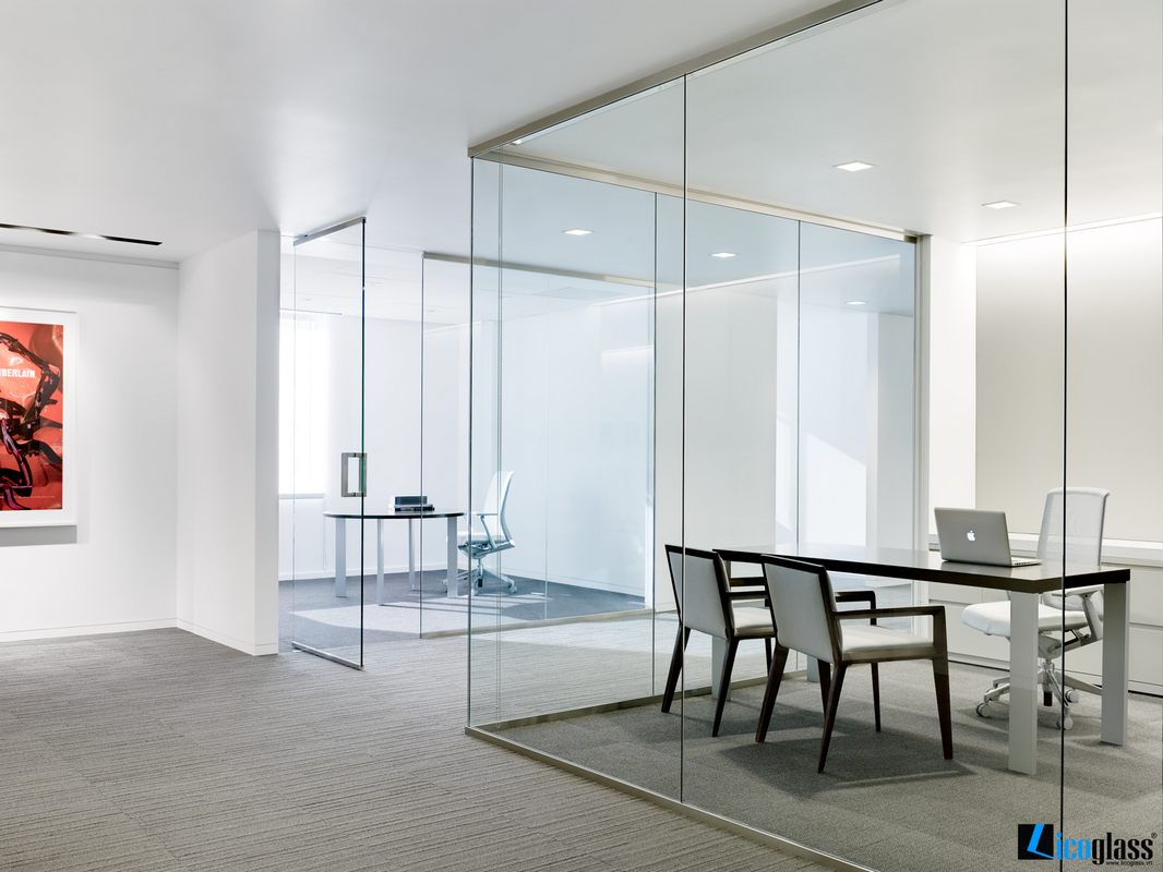 vach-kinh-cuong-luc-van-phong-licoglass (1)